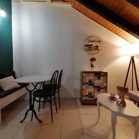 Apartment Mercanti Attic 2 *