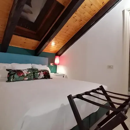 Mercanti Attic 2 * Milan
