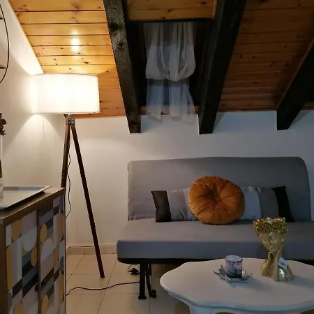 Mercanti Attic 2 Apartment