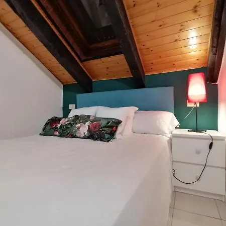 Apartment Mercanti Attic 2 Milan