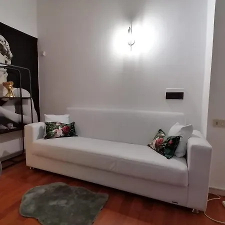 Mercanti Attic 2 *